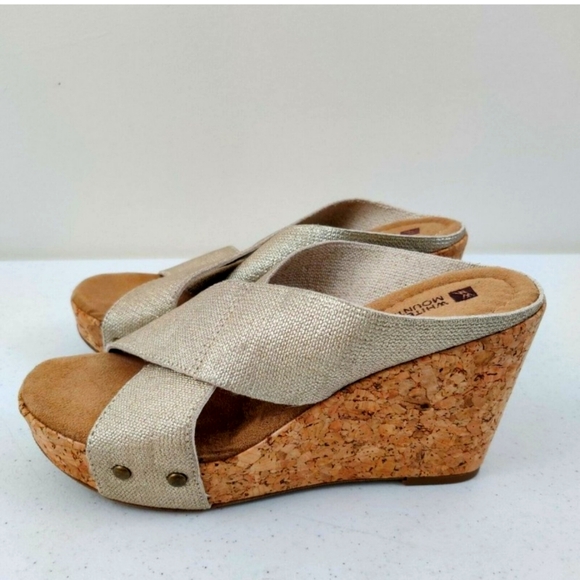 White Mountain Gold Criss-Cross Cork Wedges - 9M - Picture 2 of 9